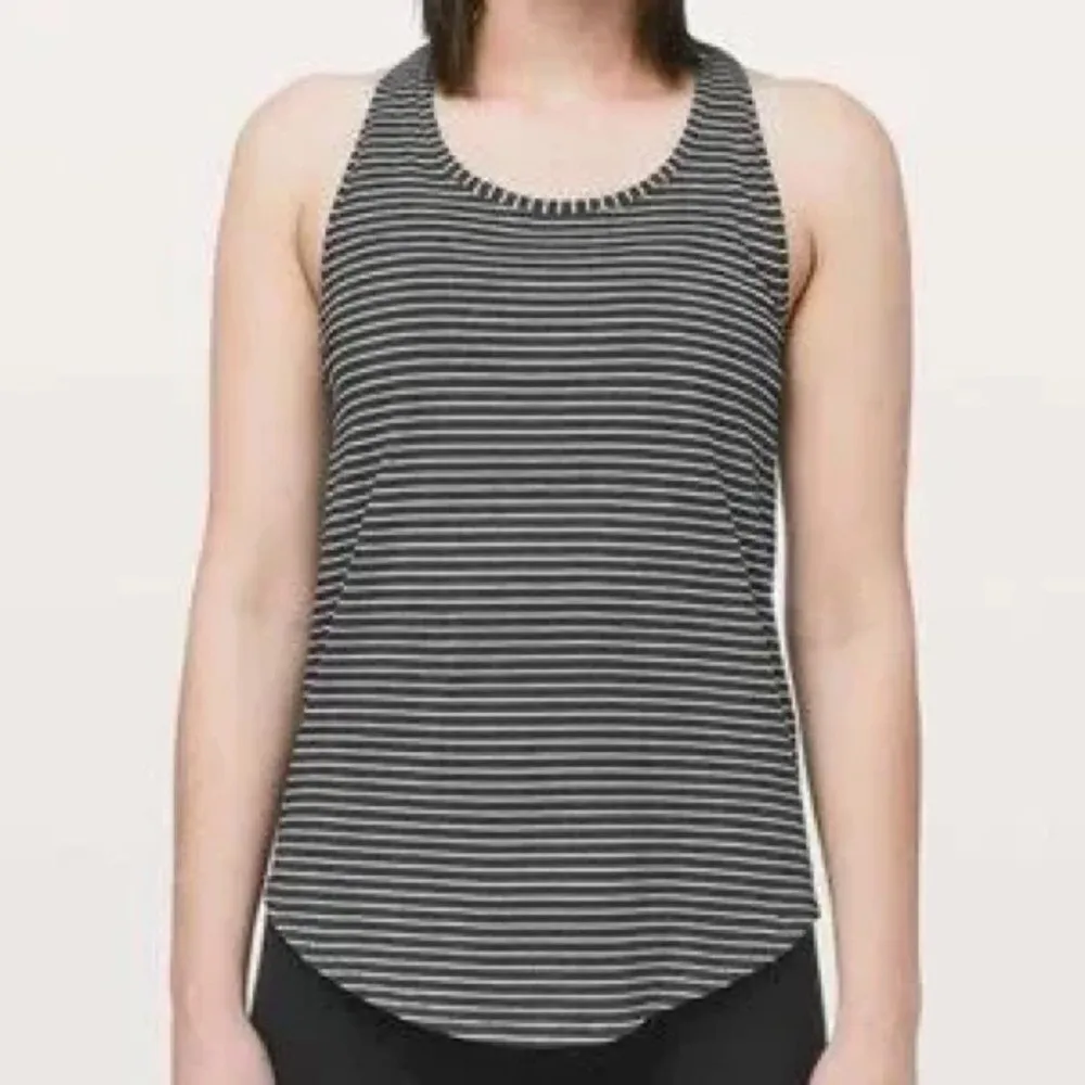 Lululemon Love Tank Pleated modern stripe weathered black white size 2 - Image 2