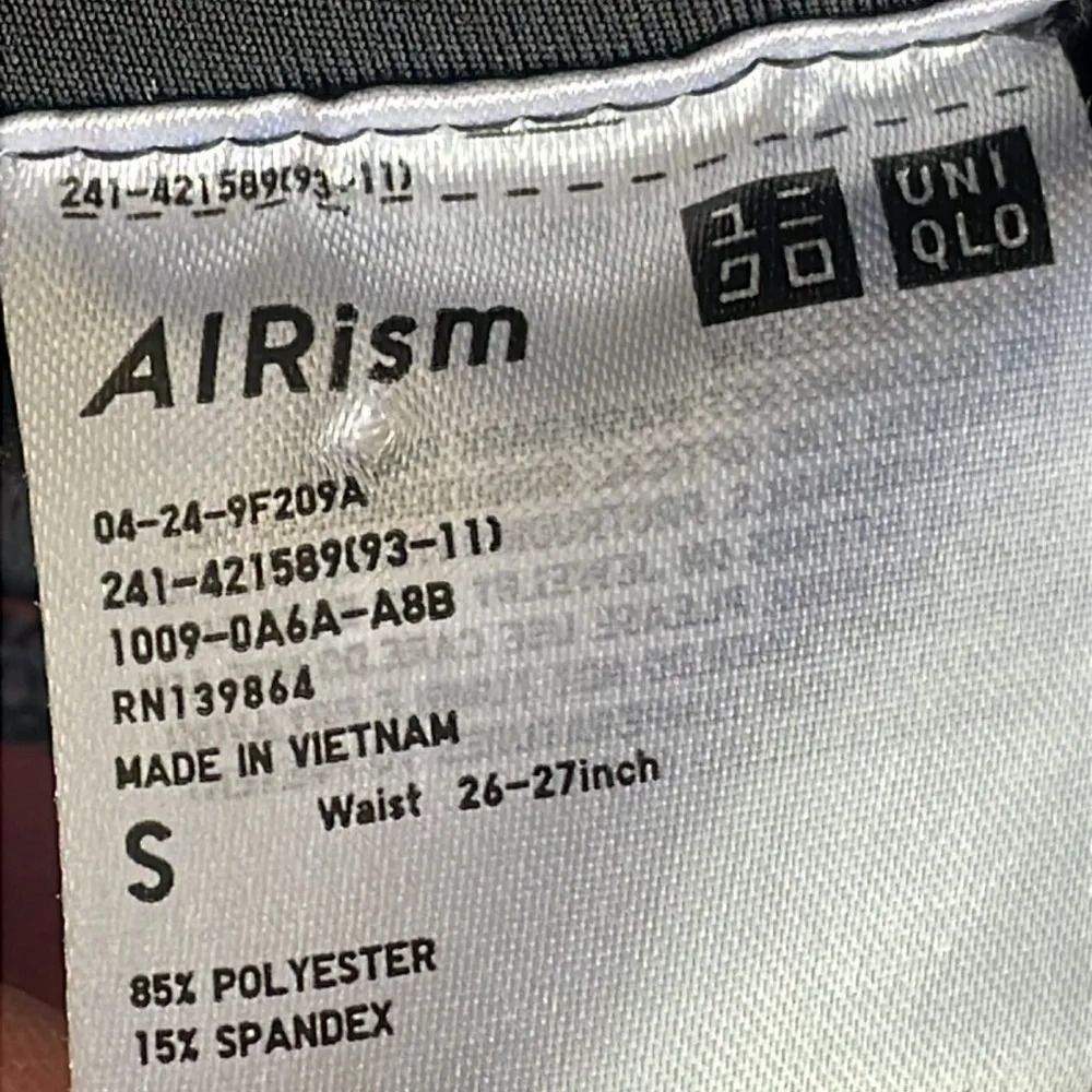 JW Anderson x Uniqlo Black and Burgundy Zipper Hem Leggings - Image 7