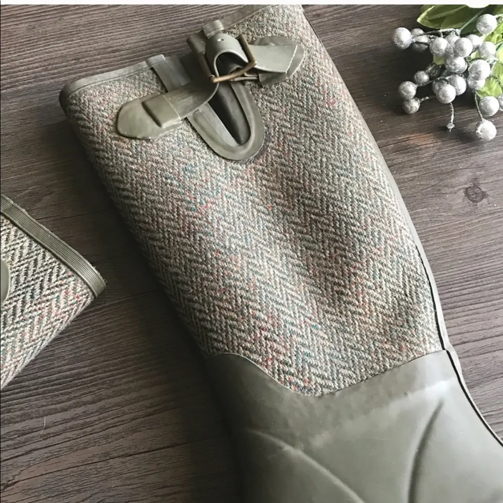 Banana republic rain boots Sz 6 - Image 3