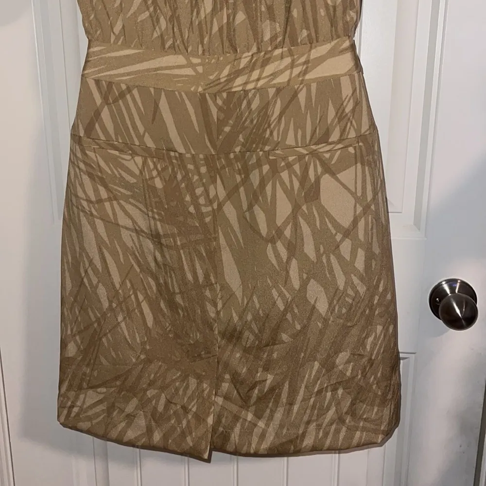 NWT! Halston Heritage Cold Shoulder V-neckline Dress Size 2 - Image 6