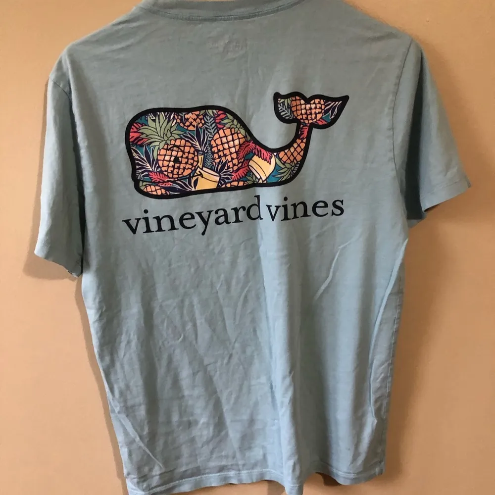 Vineyard Vine Tshirt - Image 2