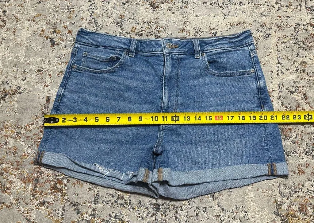 AMERICAN EAGLE cuffed mom shorts size 14 high rise stretch denim - Image 4