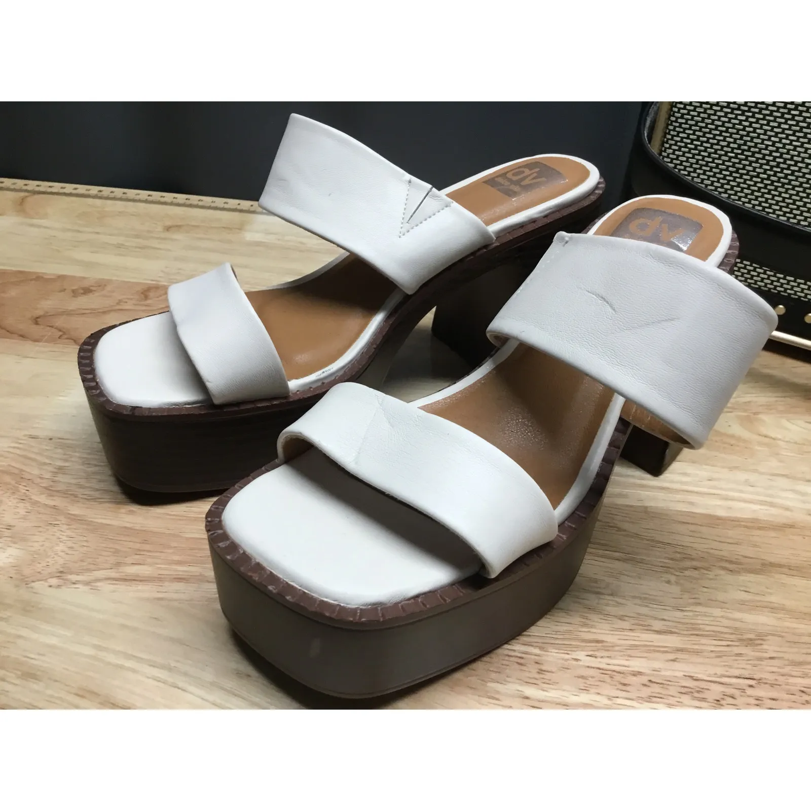 Dolce Vita Zillee Slide Sandals Women's 8 White Platform Heels Slip - Image 4