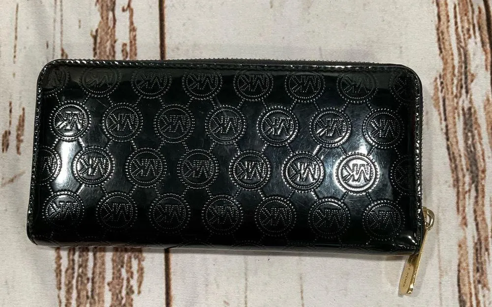 MICHAEL KORS PATENT LEATHER ZIPPY WALLET - Image 7