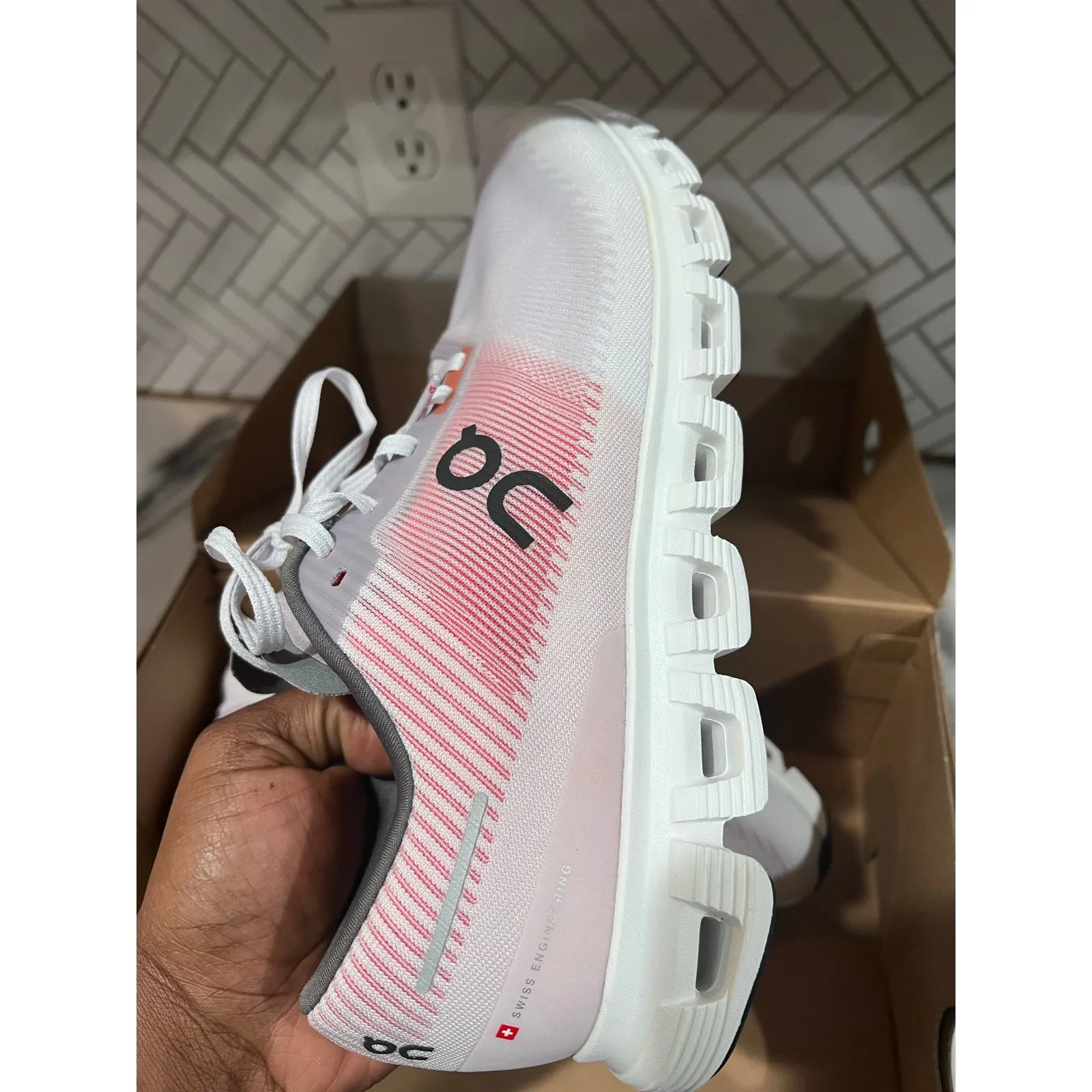 On Running The Roger Pro 2 Tennis Shoes White Flame Size 8W New Box - Image 5