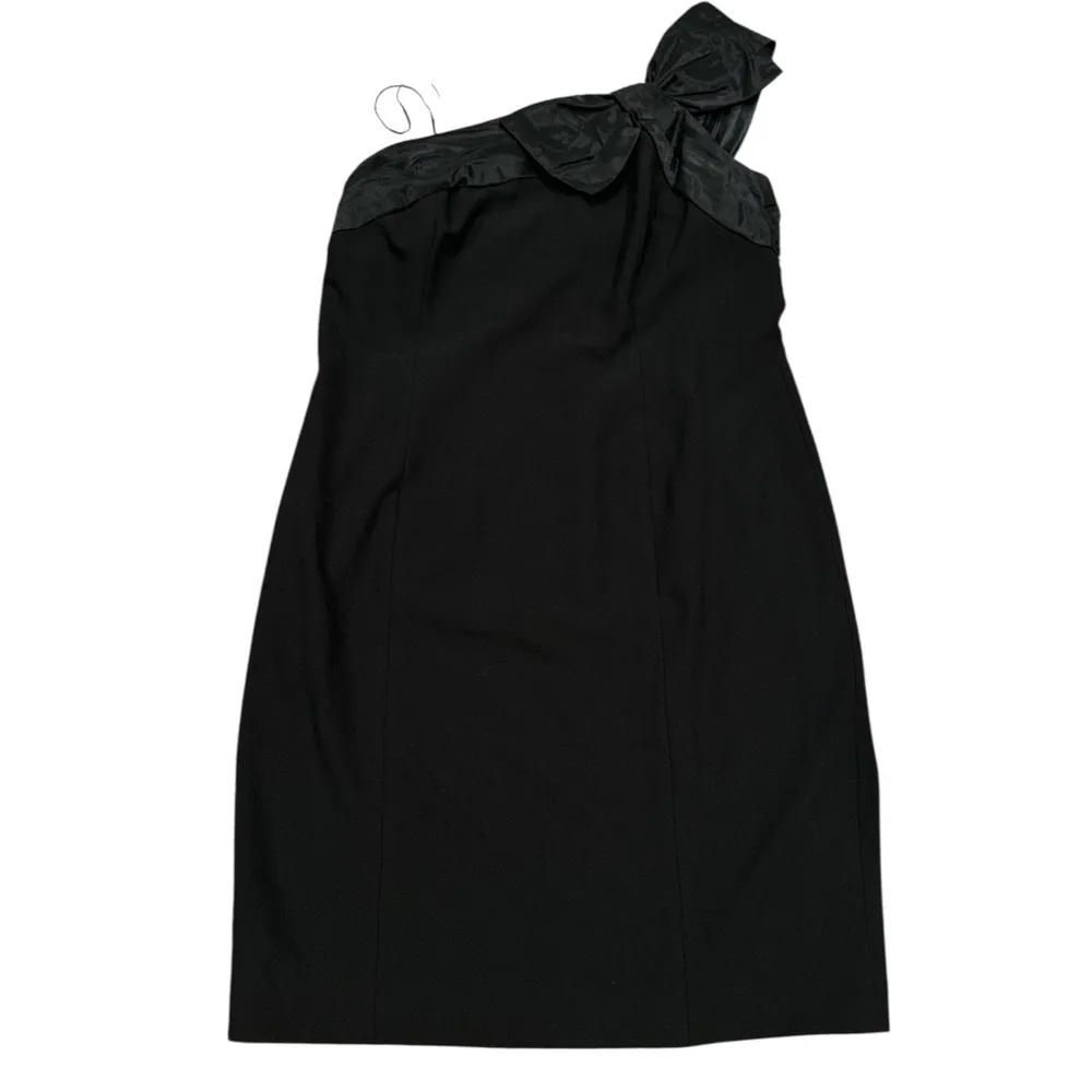 CARMEN MARC VALVO BLACK SATIN BIG BOW ONE SHOULDER COCKTAIL EVENING DRESS 14 - Image 4