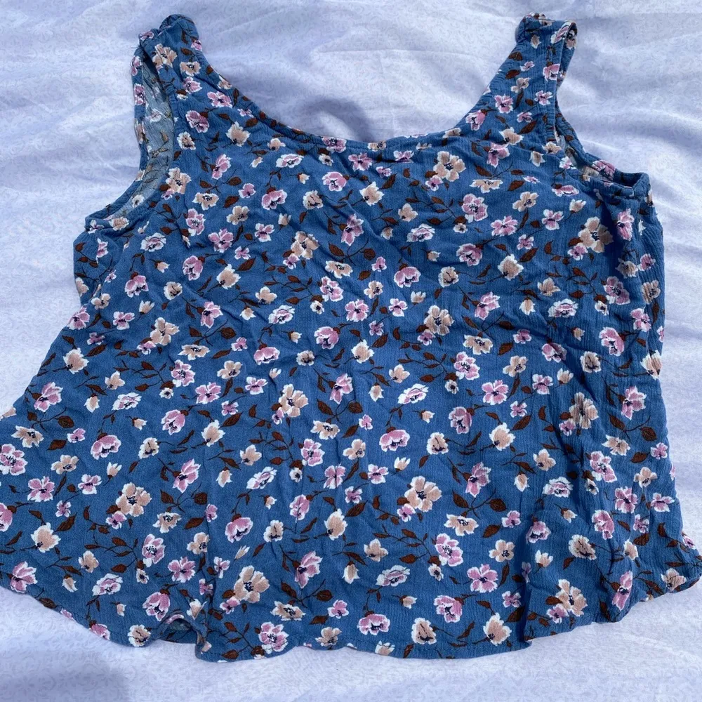 blue floral tank top open back - Image 2