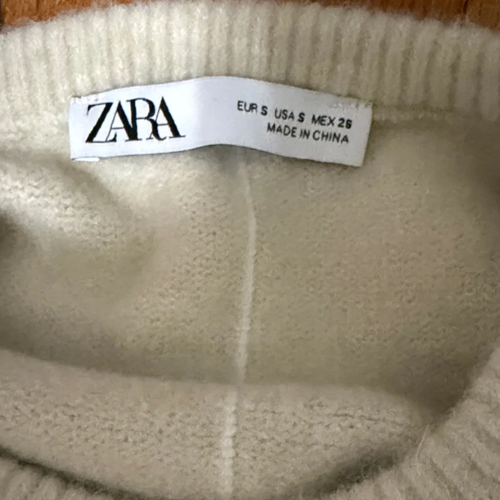 Zara Knit Sweater with Contrasting Piping - Image 4