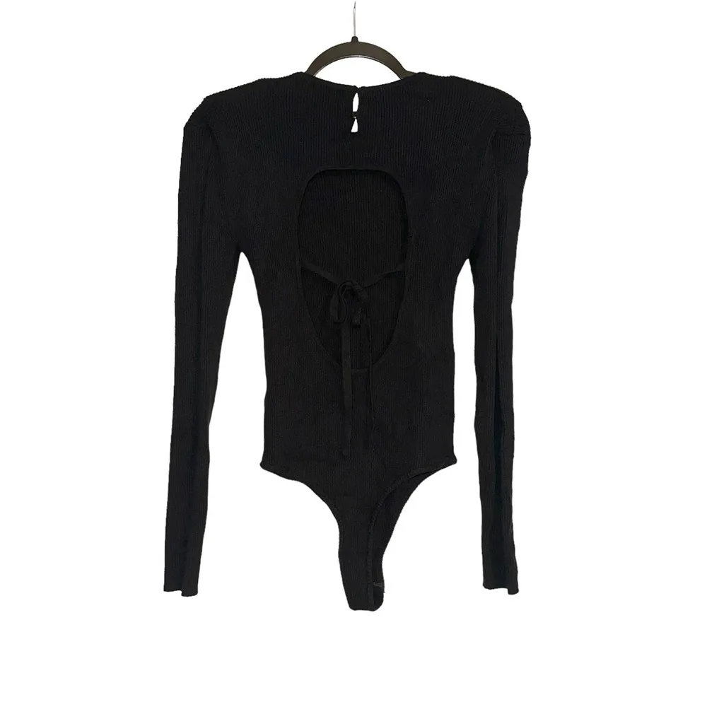 ASTR The Label Felice Long Sleeve Back Cut Out Sweater Black Bodysuit MEDIUM - Image 4