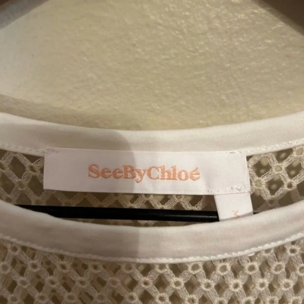 SEE BY CHLOE Short-Sleeve Textured Fringe Floral Jersey Shift Dress Cloud Dancer - Image 5