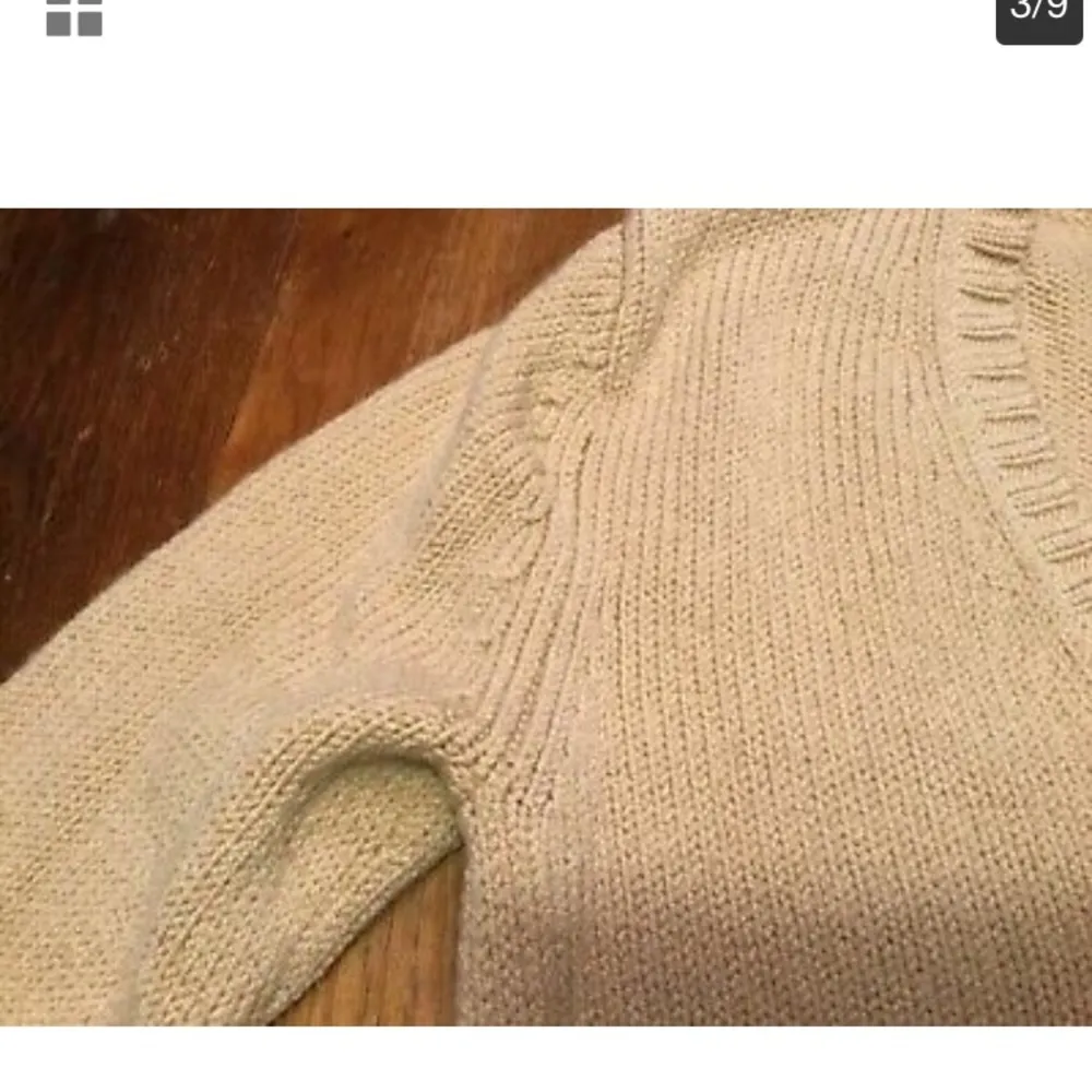 Vtg Banana Republic Women S/M Camel V-neck Sweater - Image 3