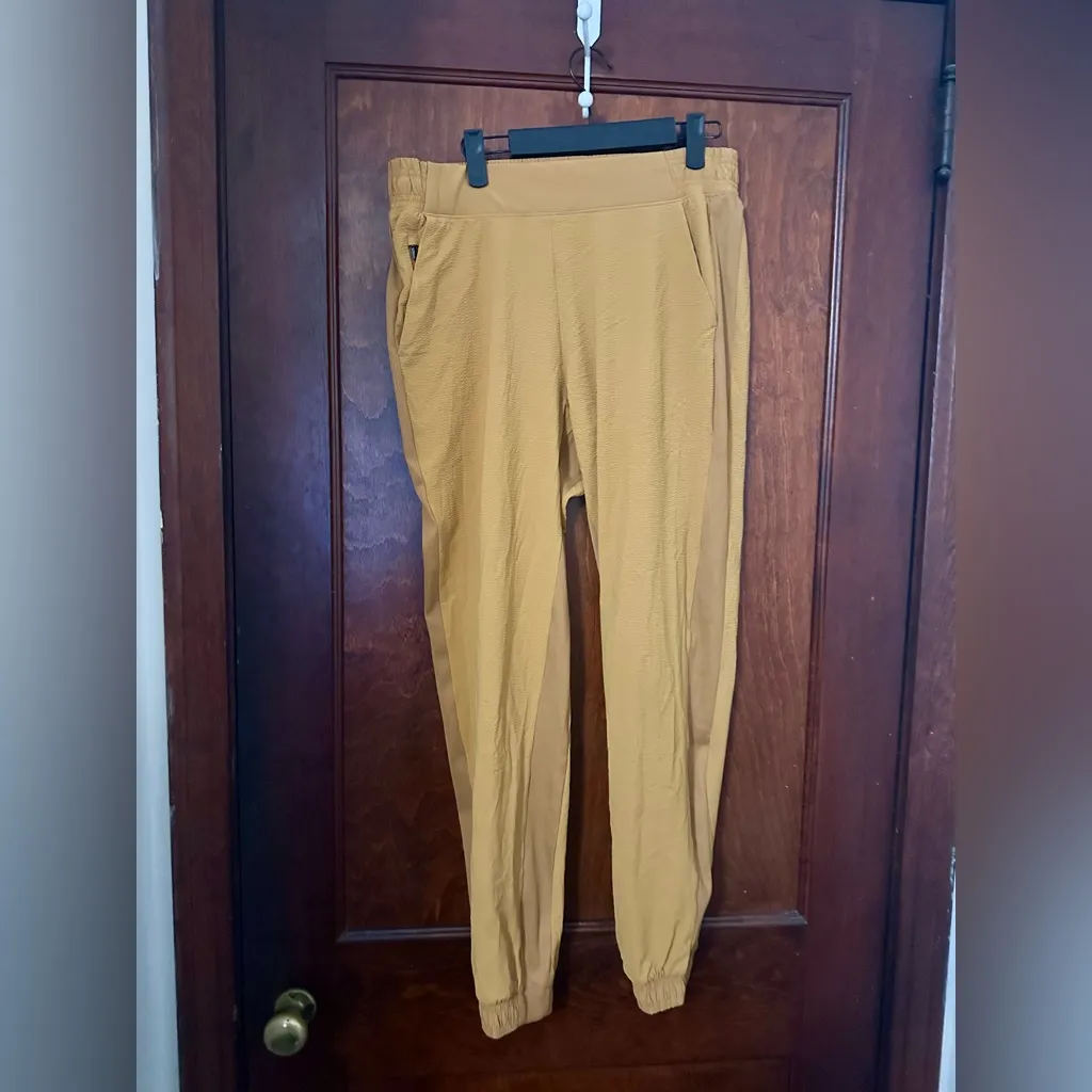 Athleta Brooklyn Textured Joggers Tuscan Gold Size 8 - Image 2