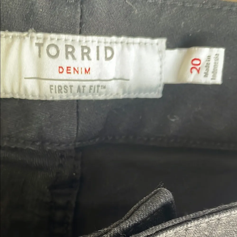 Torrid Black Jegging Crop Jeans - Image 5