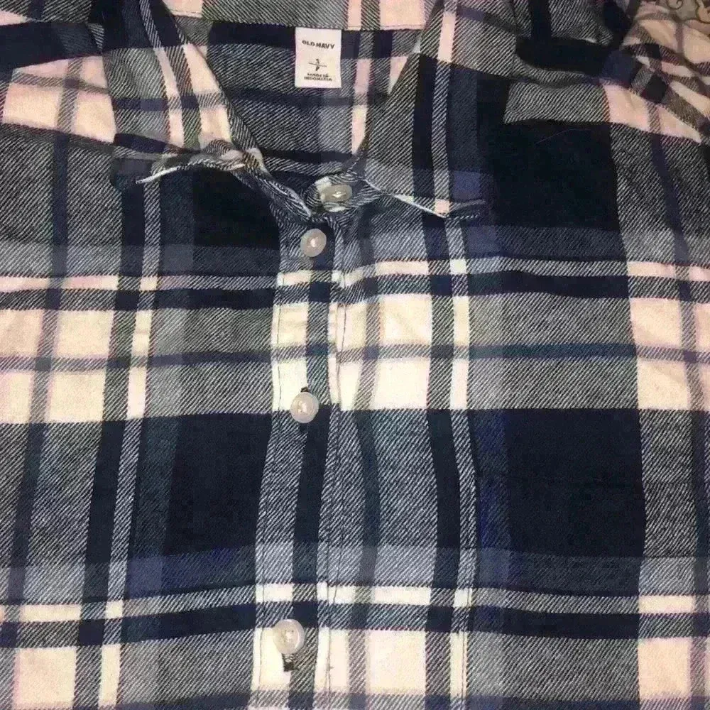 Old Navy Oversized Plaid Flannel Boyfriend Tunic - Image 3