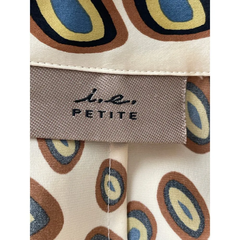 i.e. Silk Blouse Gold Pattern Button up Top Size 12P - Image 6