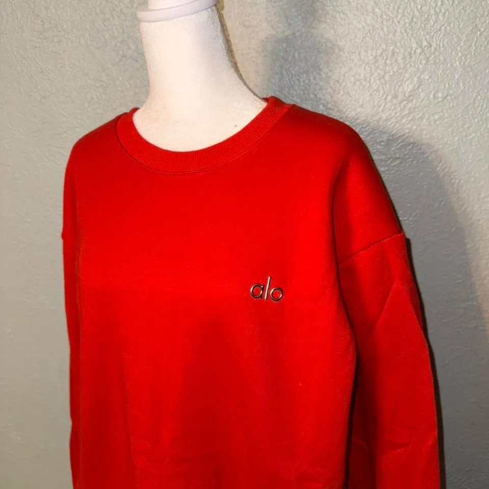 Alo NWOT SOLD OUT Red Color Size Small - Image 3