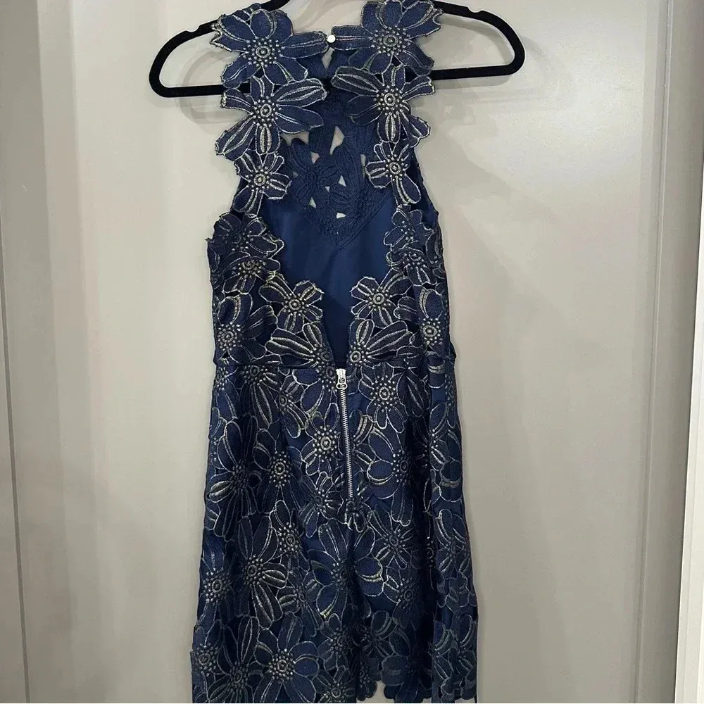 SAYLOR Revolve Dress Navy Blue Gold Floral Lace High Neck Mini Dress Sz M - Image 9
