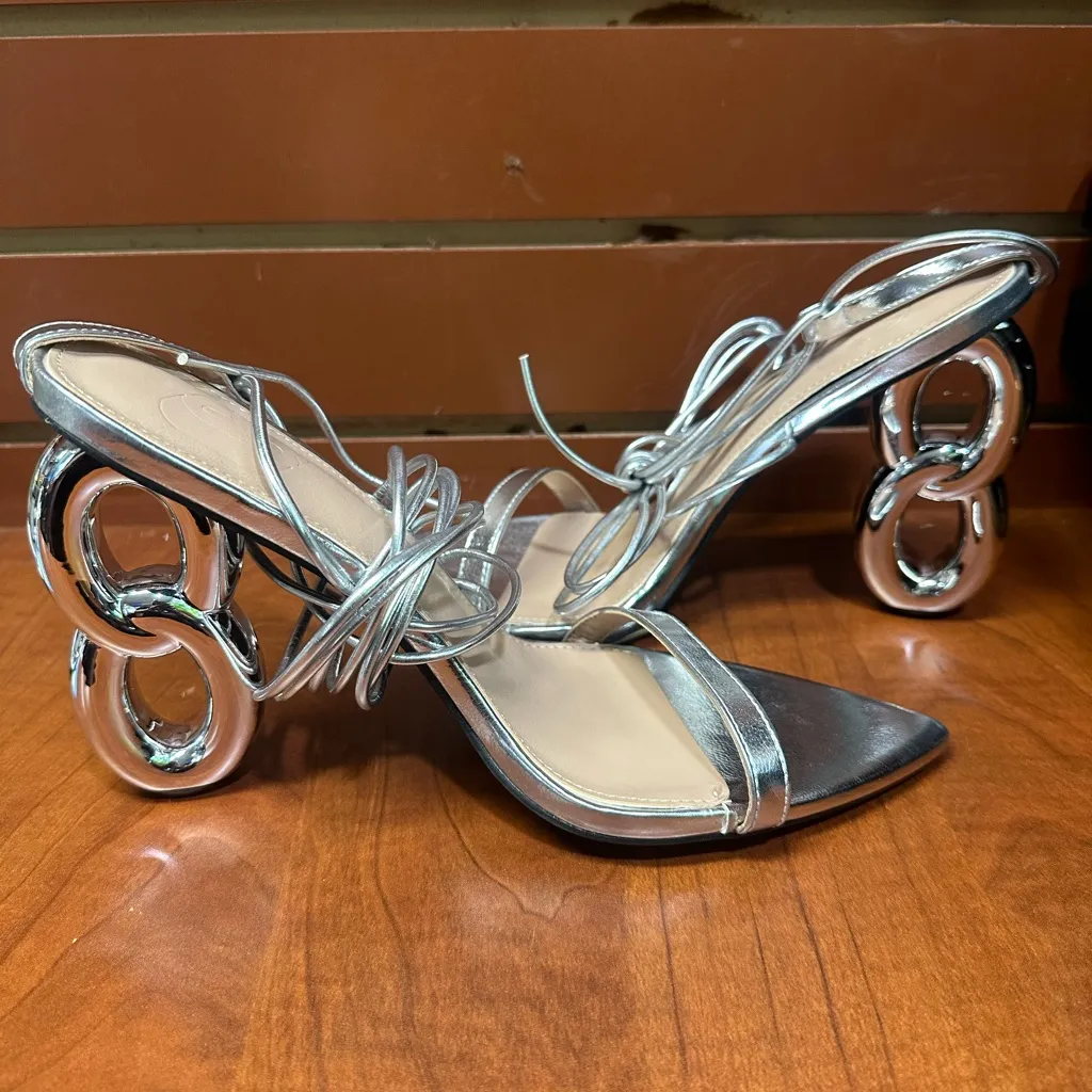 Silver Modern Heels with Sleek Design Size 9 - Image 6