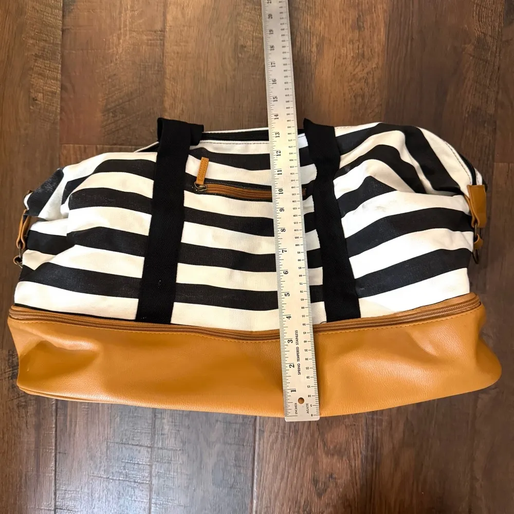 DSW Canvas Striped Weekender Tote Bag with Shoe Compartment - Image 7