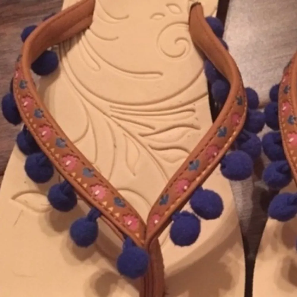 ‎Pom Pom Flip Flops - Image 3