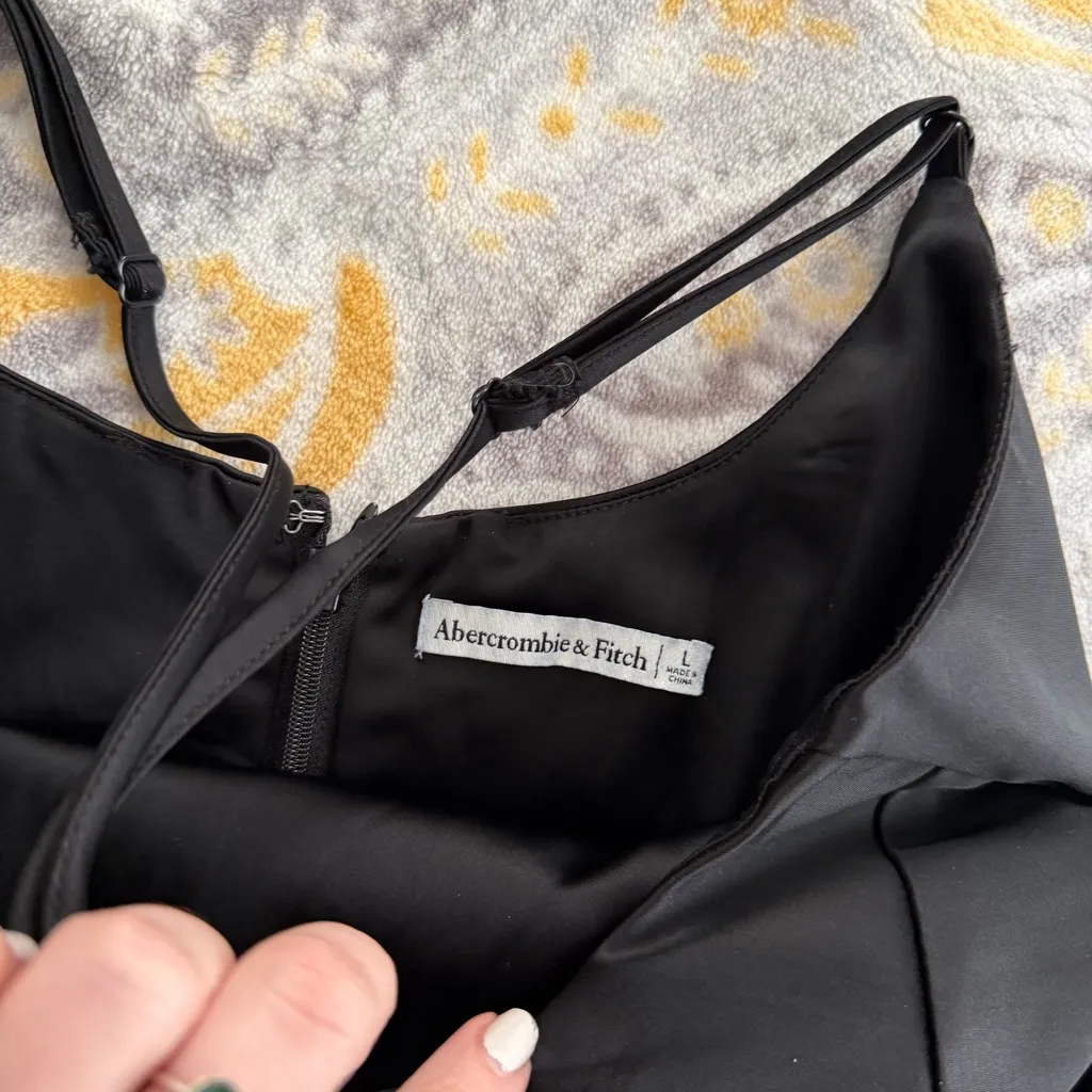 Abercrombie and Fitch Black Satin Midi Dress size Large - Image 4