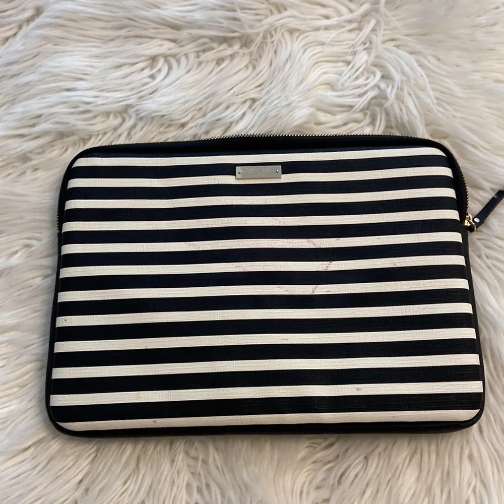 KATE SPADE Laptop case see all photos for design and measurements - Image 9