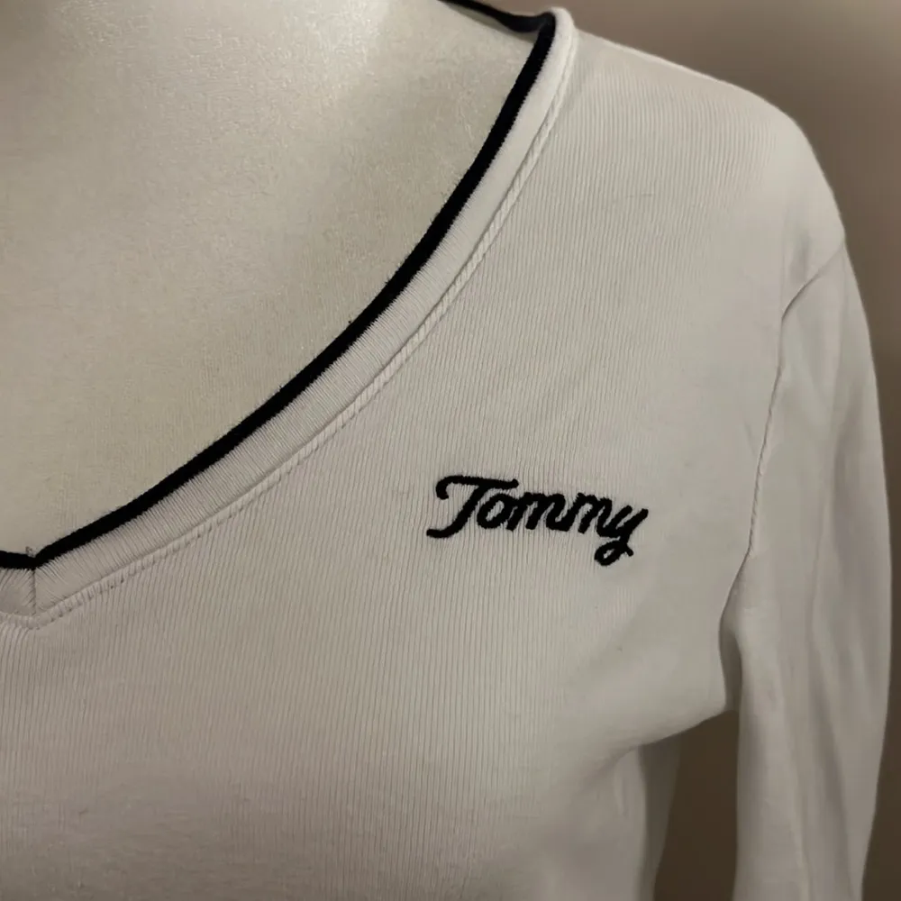 Tommy Hilfiger White V Neck Long Sleeve Y2K Shirt - Image 2