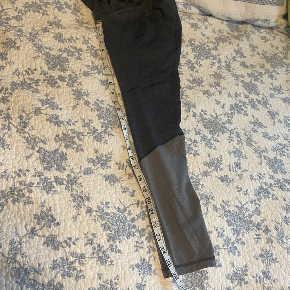 Isabel Maternity for Target Gray and Black Maternity Active Leggings Size Large - Image 6