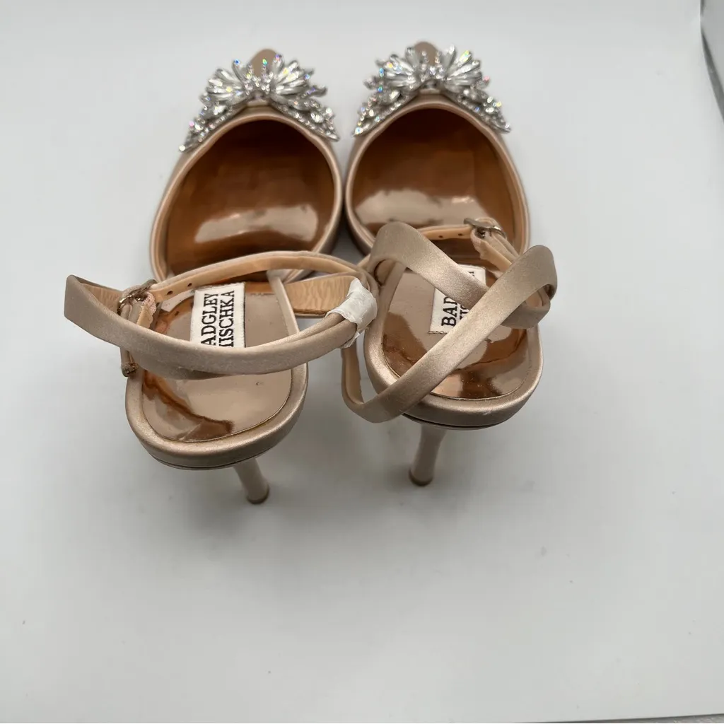 NWOB Badgley Mischka pumps Kaley Pointed Toe Stiletto nude size6 butterfly bling - Image 8