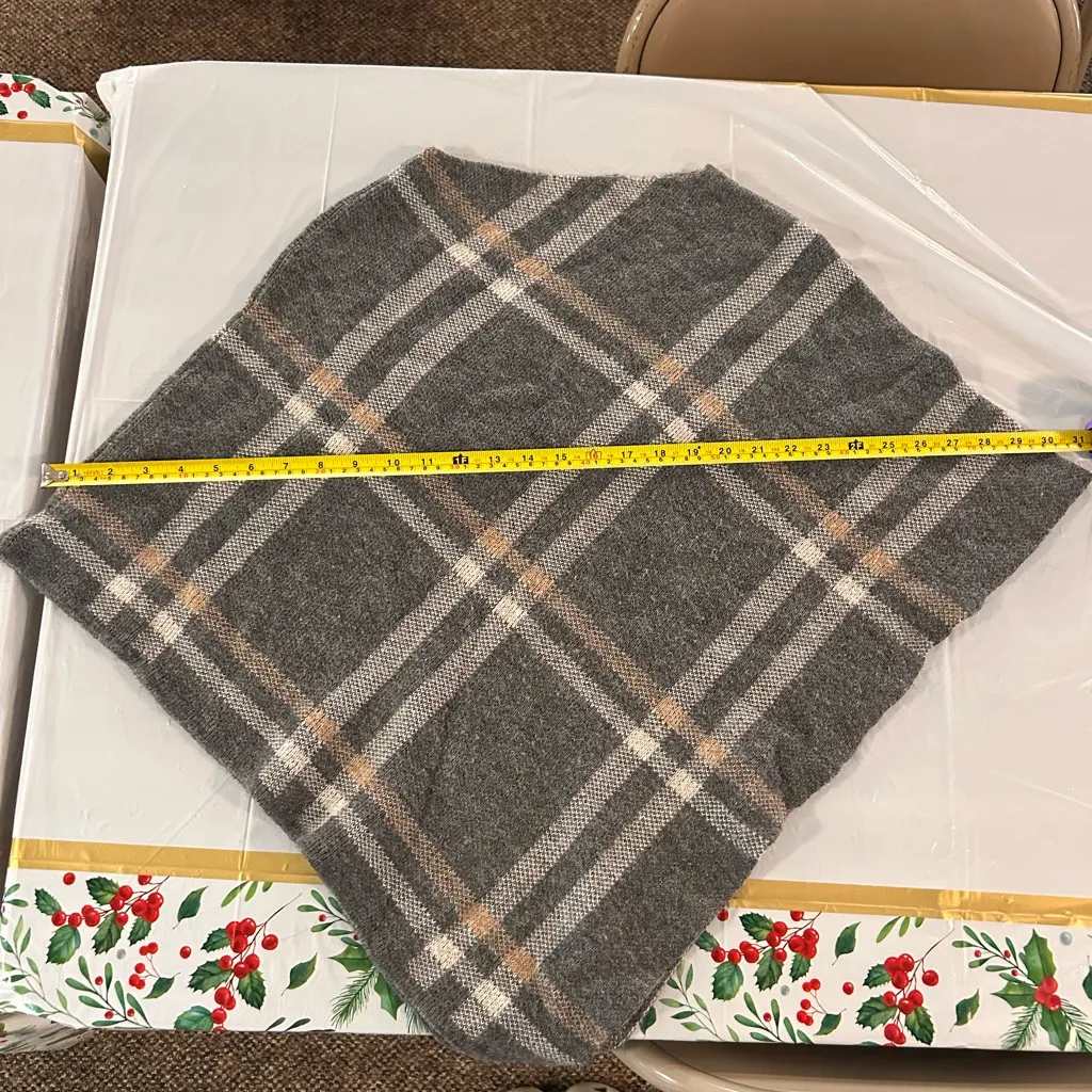 Nardi & Tagliaferri Gray Plaid Knit Poncho OSFA Made In Italy Wool Blend Size undefined - Image 5