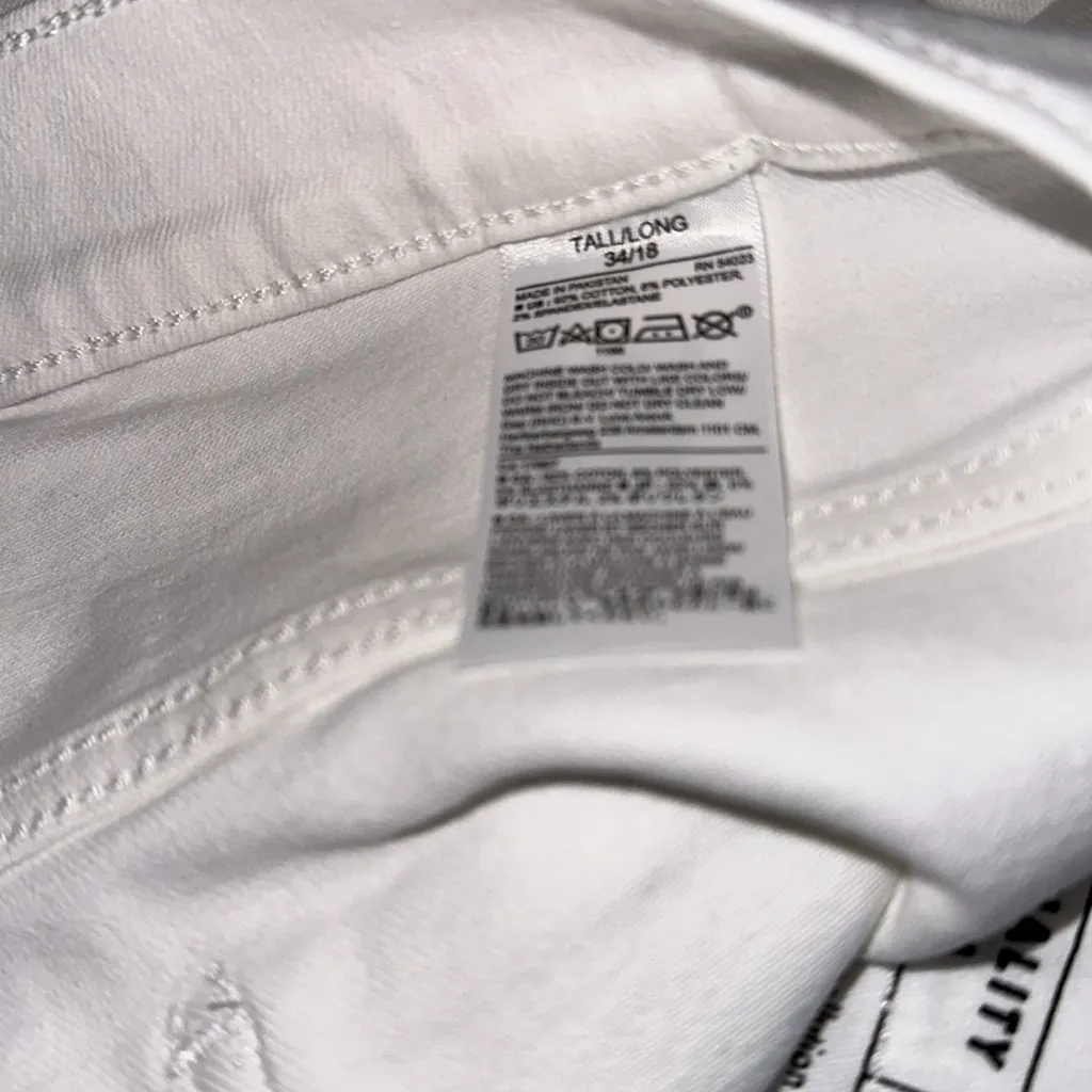 NWOT Banana Republic High Rise Frayed Hem Boot Cut  Jeans In Color Pure White - Image 7