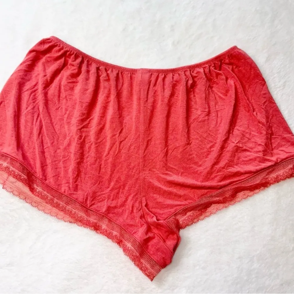 Victoria’s Secret Cami & Pajama Shorts Set! - Image 7
