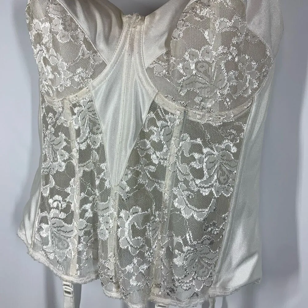 Carnival Style 437 Full Figure Tuxedo Torsolette Bra (White 40DD) there are no s White Size undefined - Image 7