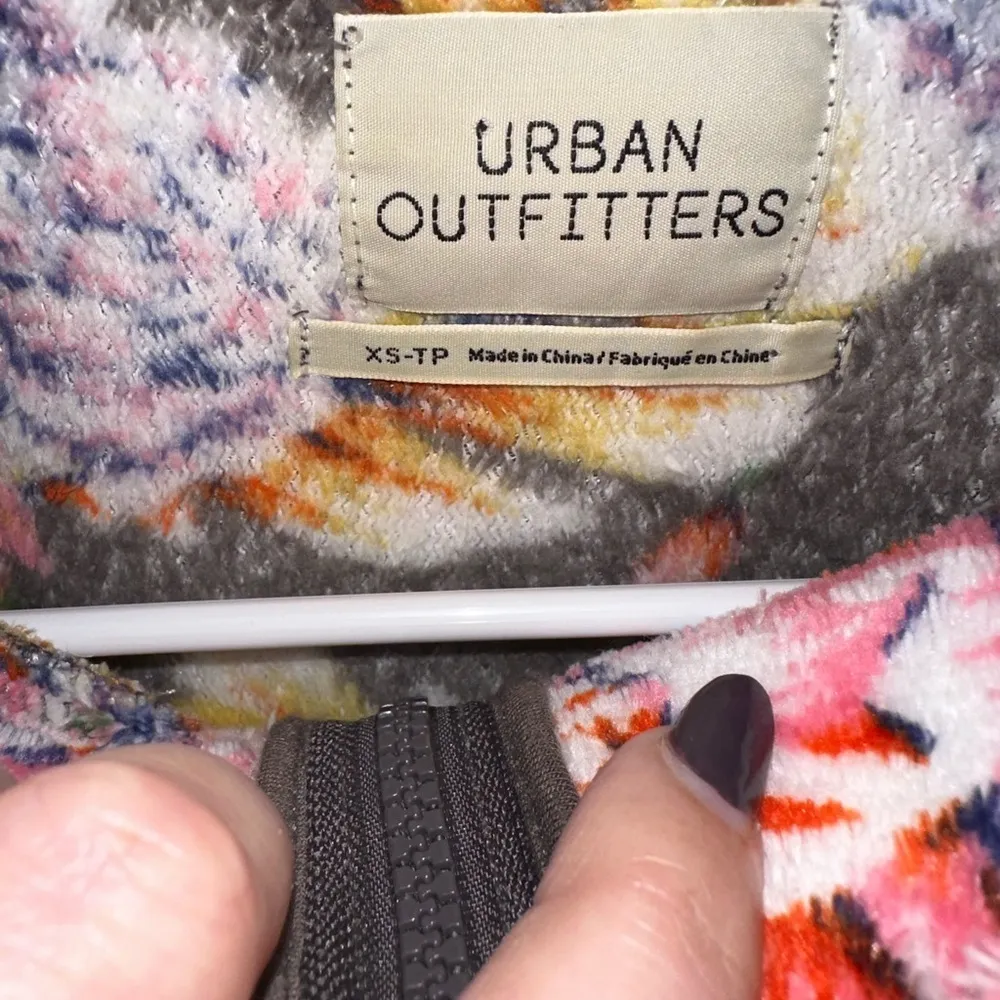 Urban Outfitters UO Angela Fleece Half Zip Cropped Floral Pullover Sweatshirt - Image 8