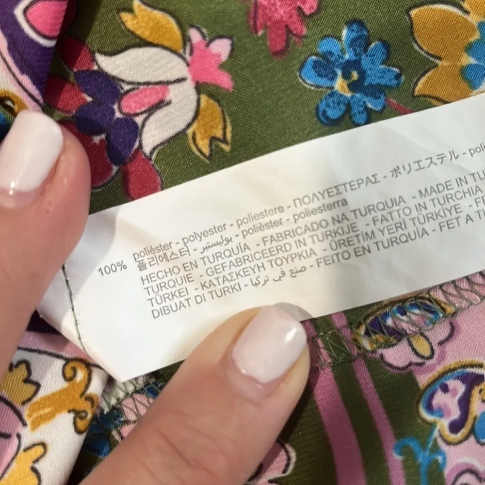 Zara Silk Like Floral Blogger Favorite Dress Size XS.  NWT - Image 9