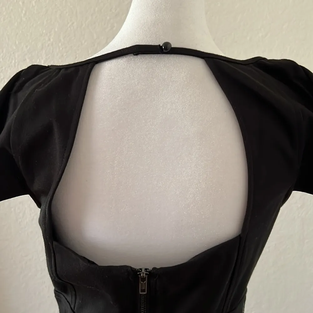 Vintage Fitted Midi Dress - Image 9