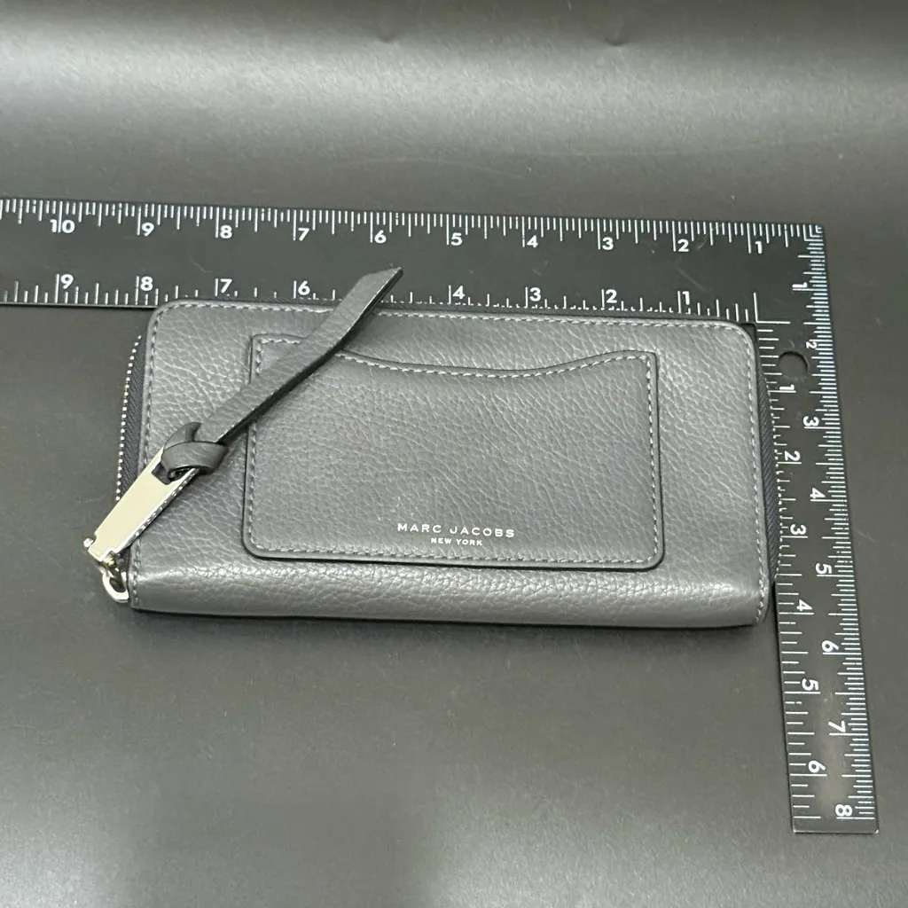 MARC JACOBS New York Gray The Leather Continental Wallet Zip Around Wallet - Image 4