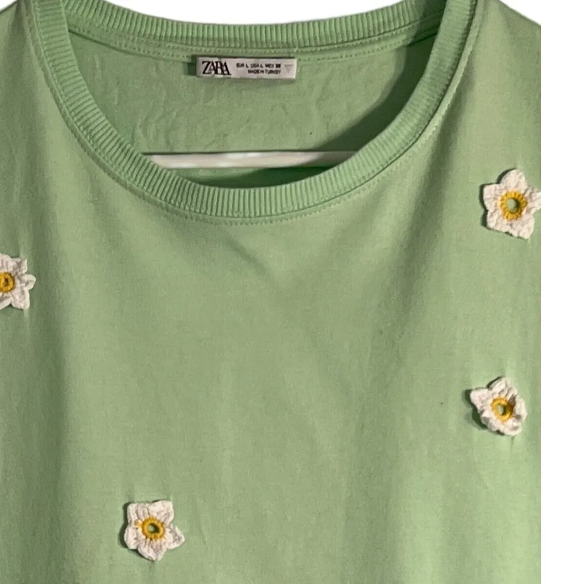 ZARA Womens Short Sleeve Top Size L Green Daisy Applique Round Neck Cotton - Image 3