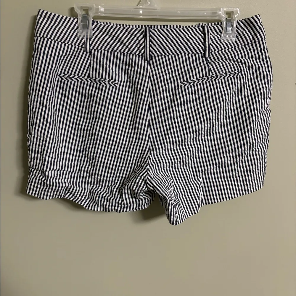 Sandro Shorts Size 10 Dark Blue White Striped Seersucker Mid Rise 4" Inseam - Image 2