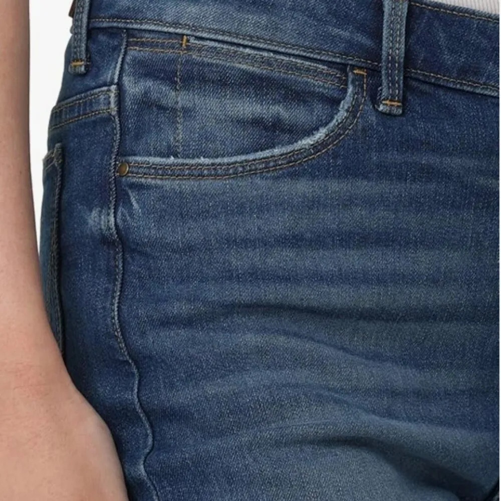 NWT Wrangler Women's High Rise Loose Straight Jeans  12/31 - Image 4