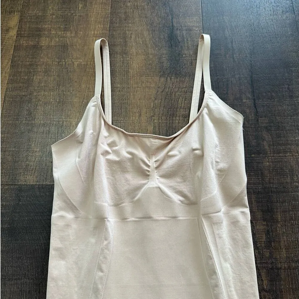 The Spanx Everybody Shape Enhancing Seamless Short Mid Thigh Bodysuit Size XL - Image 2