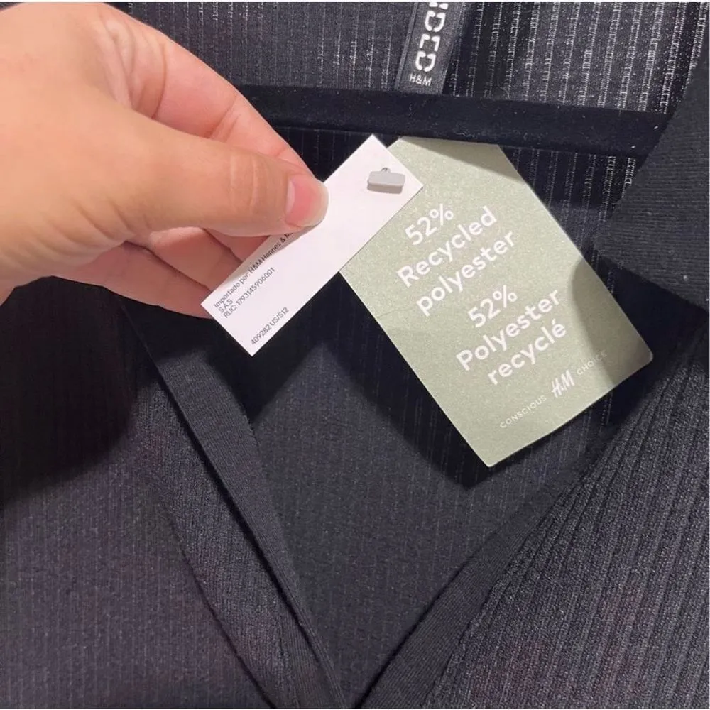 New H&M Divided Long Sleeve Ribbed Collared Cropped Top Sz XL Black - Image 8