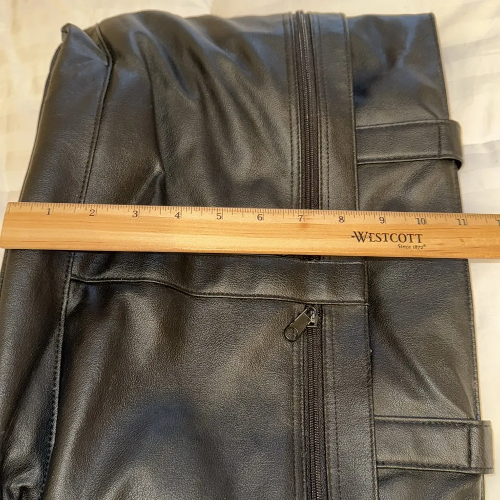 Fantastic black travel/office bag. Multiple zipper compartments. 18”by 11”. - Image 8