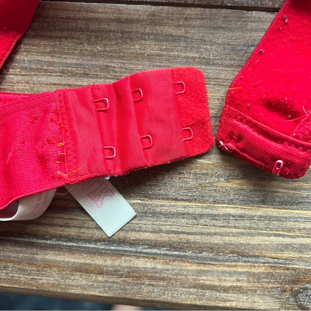 Victoria’s Secret PINK Red Wear Everywhere Super Push Up Bra Size 32C - Image 4