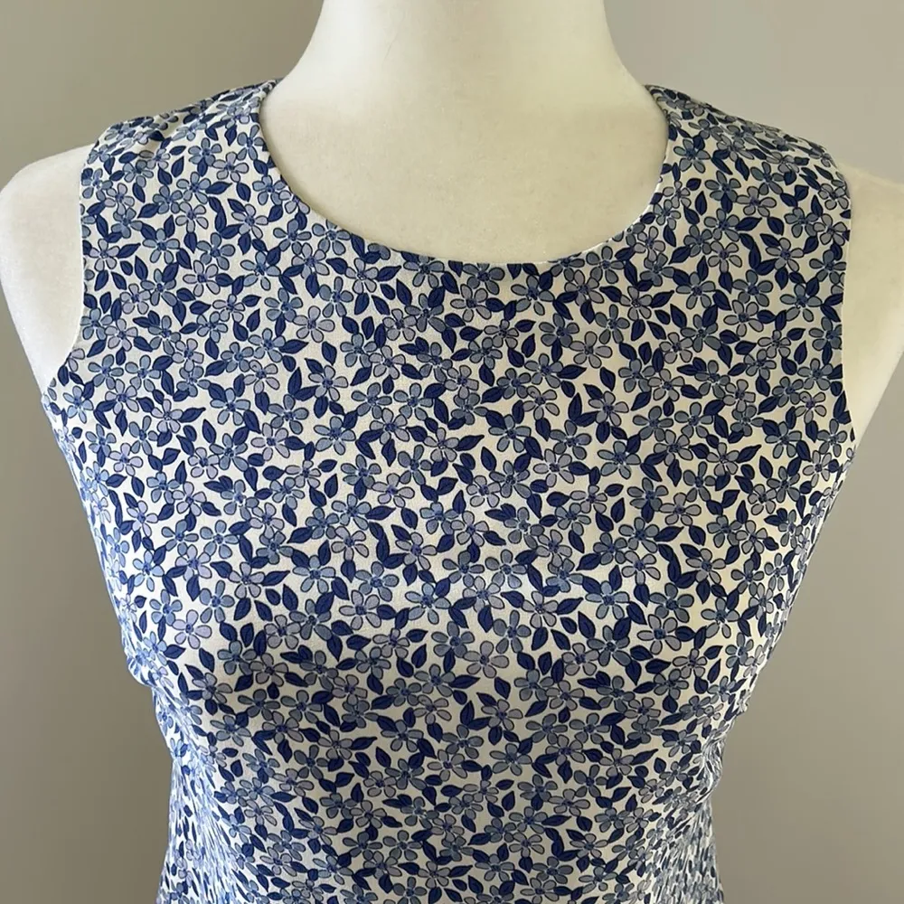 Talbots Blue/White Silk Floral Print Sleeveless Shift Dress sz 2p - Image 2