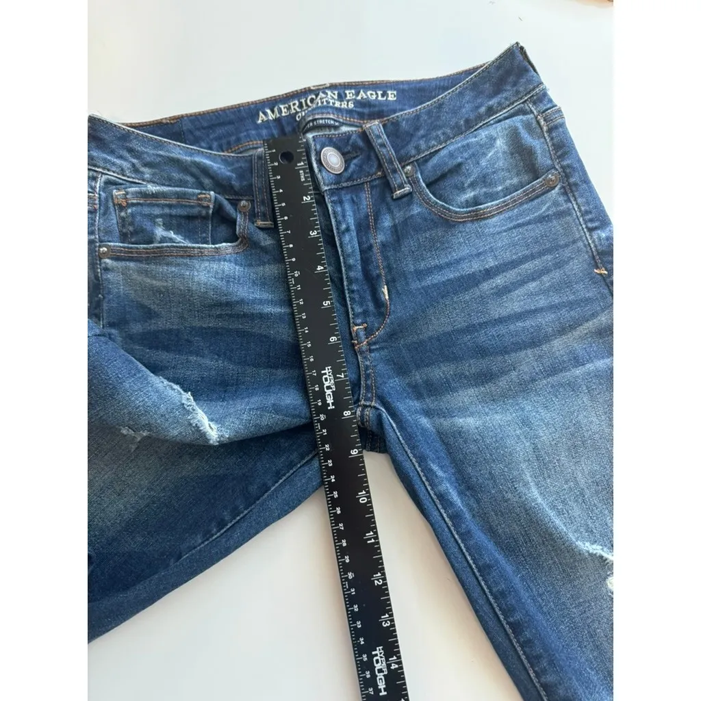 AE 2 Mid Rise‎ Dark Wash Distressed Trim Skinny Jeans American Eagle Sz 2 - Image 5