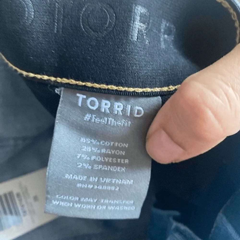 Torrid Bombshell Straight Light Blue Jeans Plus Size 26 - Image 3