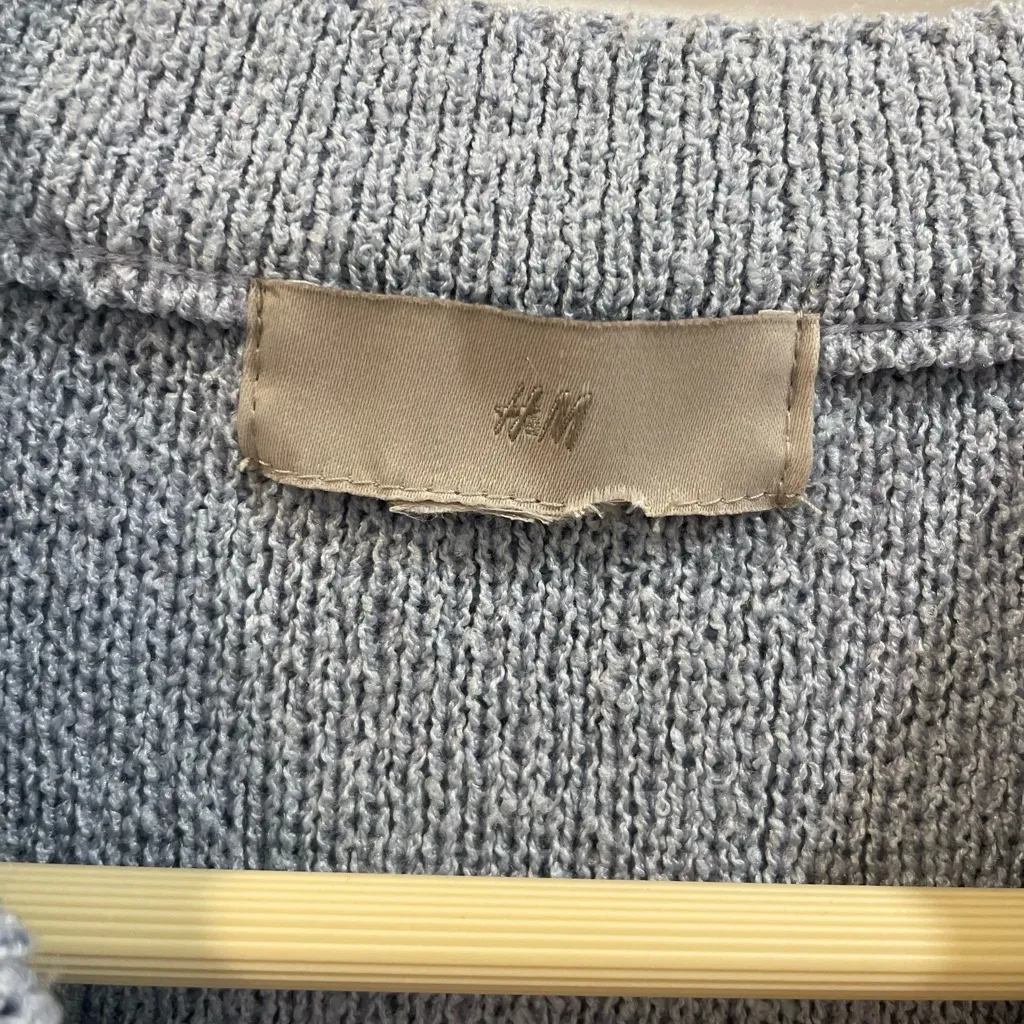 H&M Light Blue Textured knit cardigan Medium - Image 4