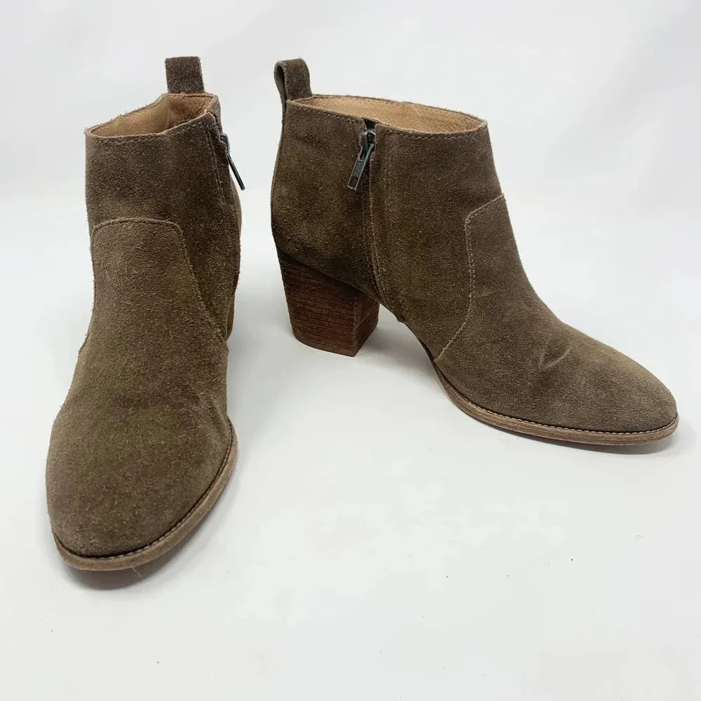 Madewell  The Brenner Heel Boot in Tan Suede‎ - Image 4