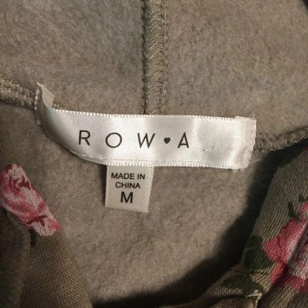 Row a medium floral hoodie Green - Image 2